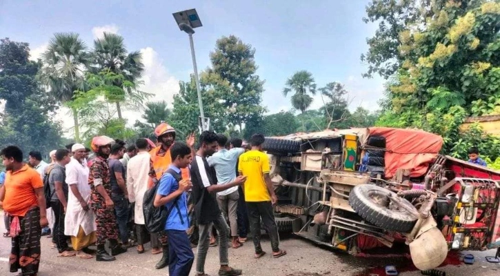 চুয়াডাঙ্গায় ট্রাকের ধাক্কায় ‘আলমসাধু’র চালক নিহত